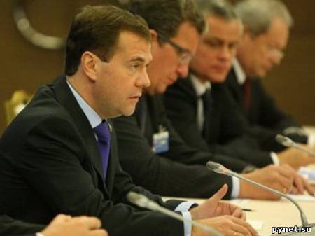 Медведев пообещал наказать напавших на Кашина