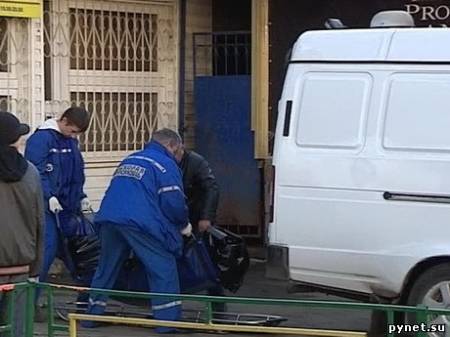 Обрушение кровли в Новосибирске: один человек погиб, один находится под завалами. Изображение 1
