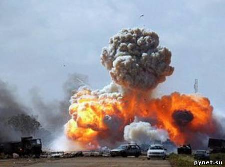 Серия мощных взрывов этим утром сотрясла Триполи