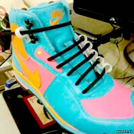 Nike заставила кроссовки шнуроваться самим