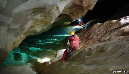 CAVES: Космонавты уходят под землю